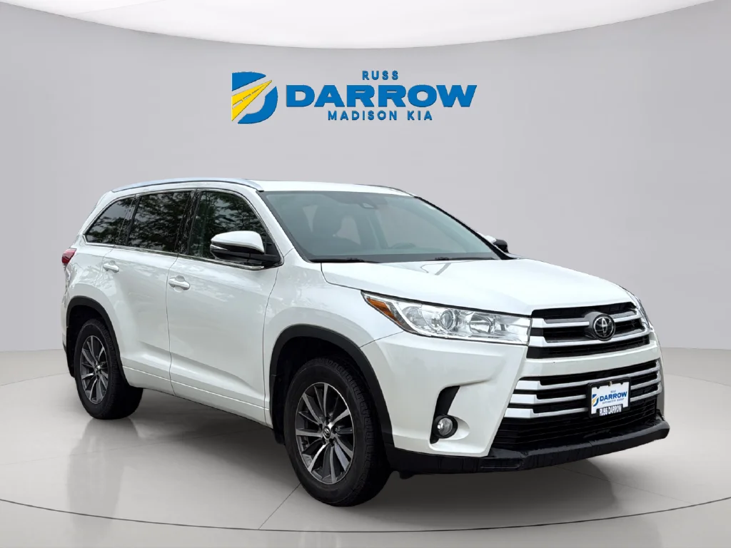 Used 2017 Blizzard Pearl Toyota XLE image 7