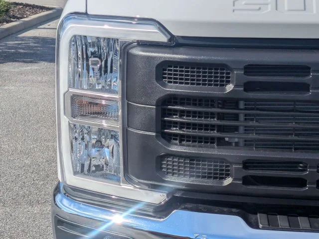New 2027 White Ford XL image 10