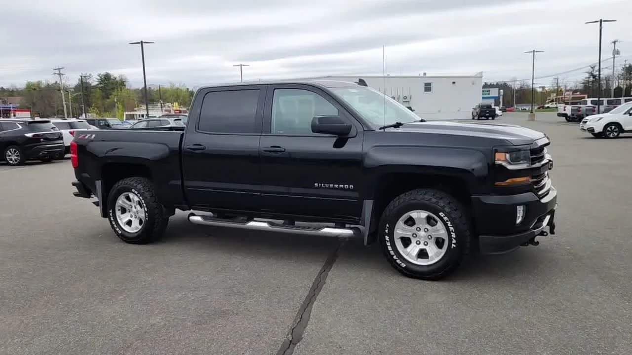Used 2018 Black Chevrolet LT image 3