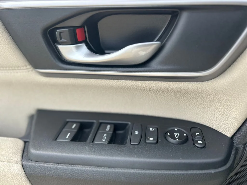 Used 2018 White Honda EX image 20