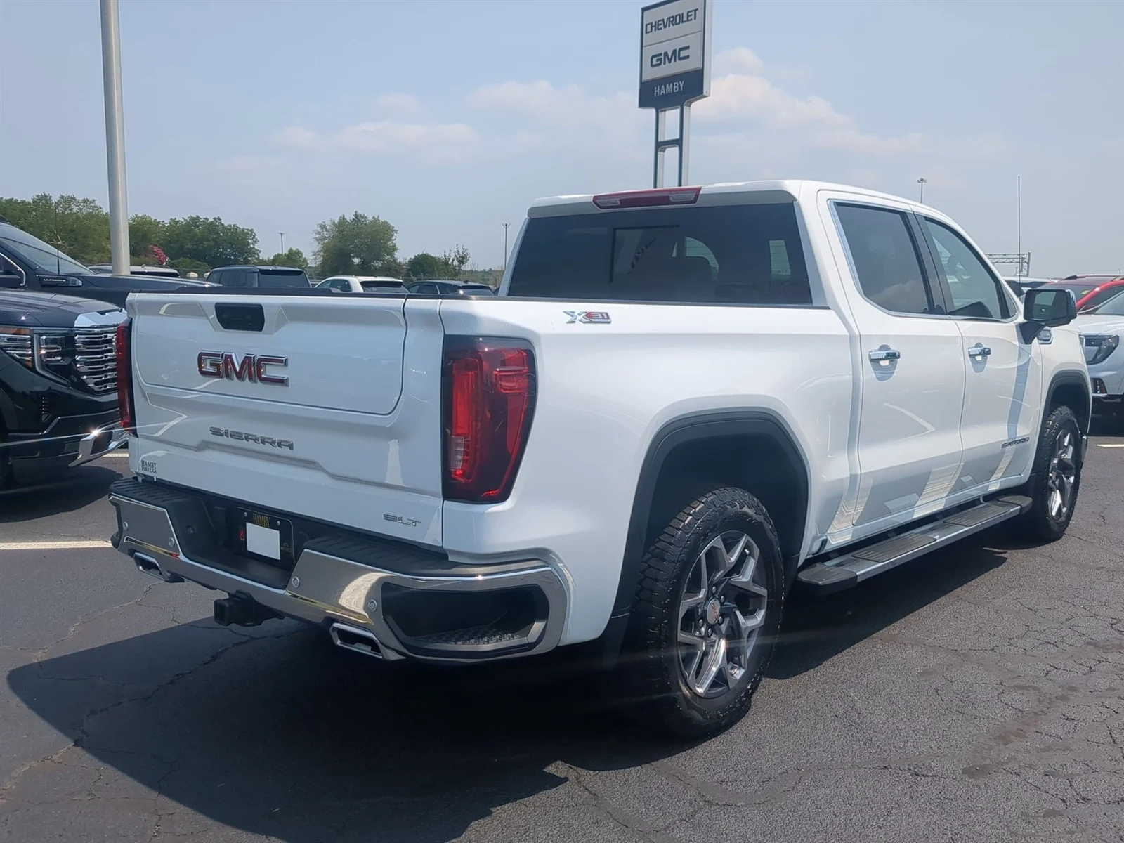 New 2026 Summit White GMC SLT image 32