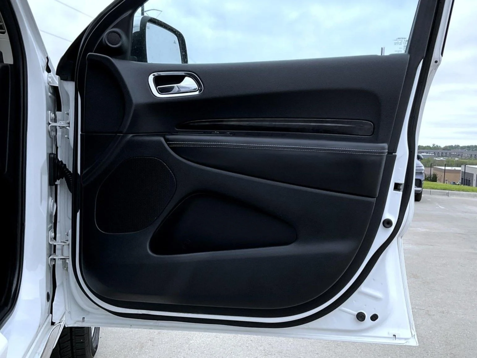 Used 2016 White Dodge Citadel image 17