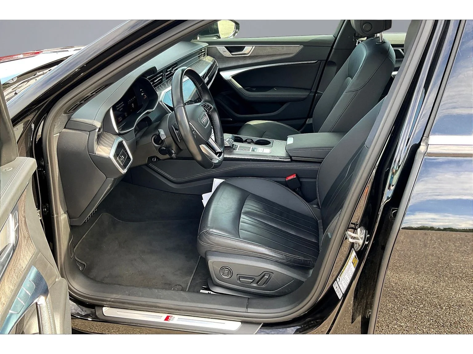 Used 2024  Audi Premium Plus image 11