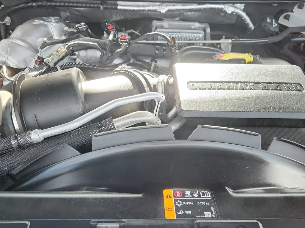 Used 2023 White Chevrolet High Country image 18