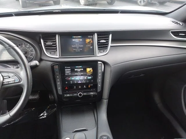 Used 2023 Gray INFINITI LUXE image 9