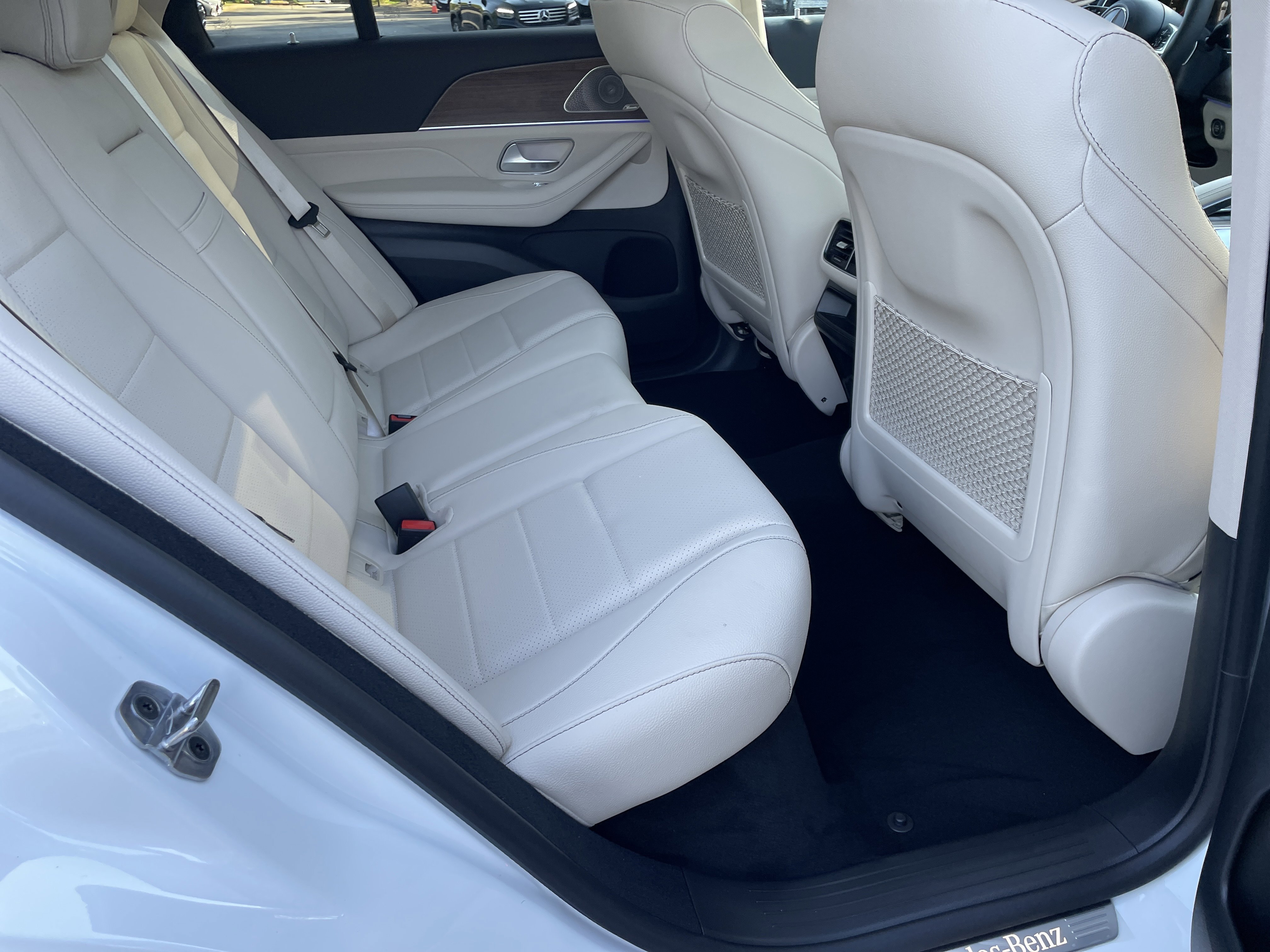 New 2026 MANUFAKTUR Moonlight White Metallic Mercedes-Benz GLE 350 4MATIC® SUV image 38