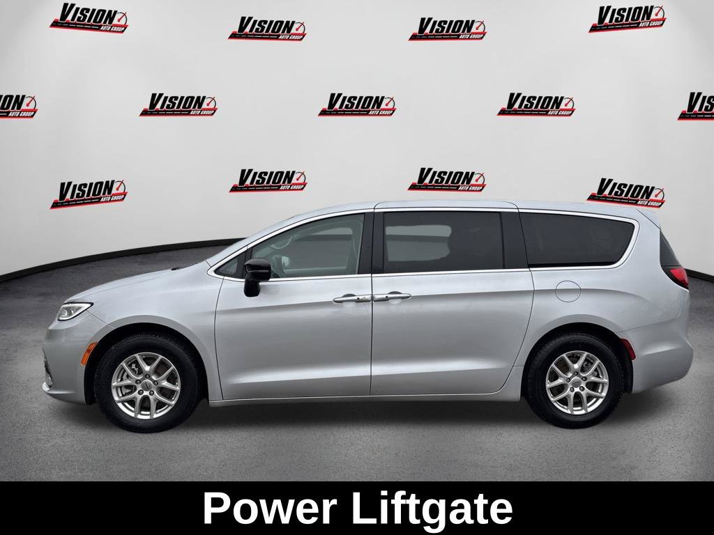 Used 2024 Silver Chrysler Touring L image 9