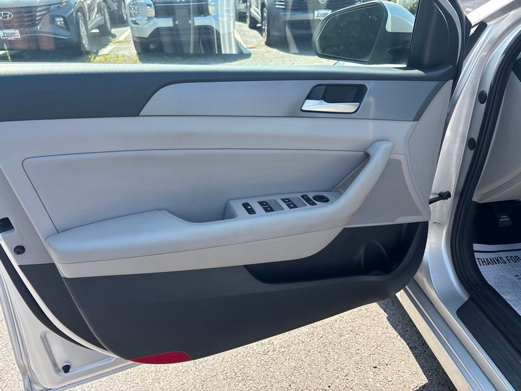 Used 2019 Silver Hyundai SEL image 15