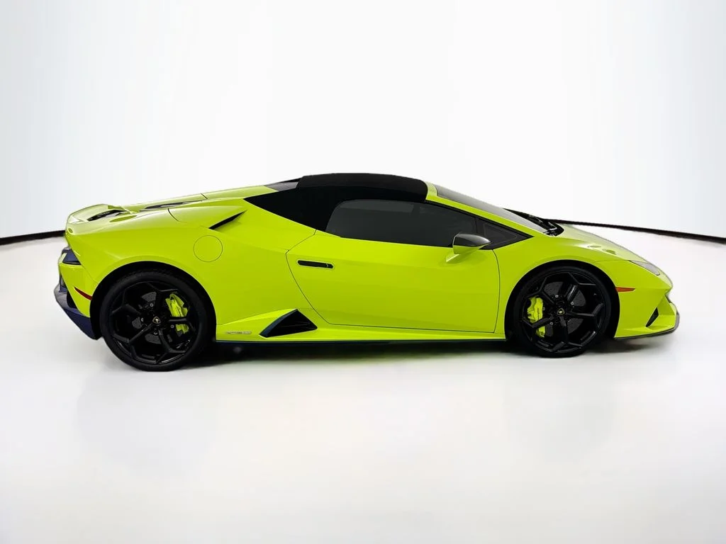 Used 2020  Lamborghini  image 38