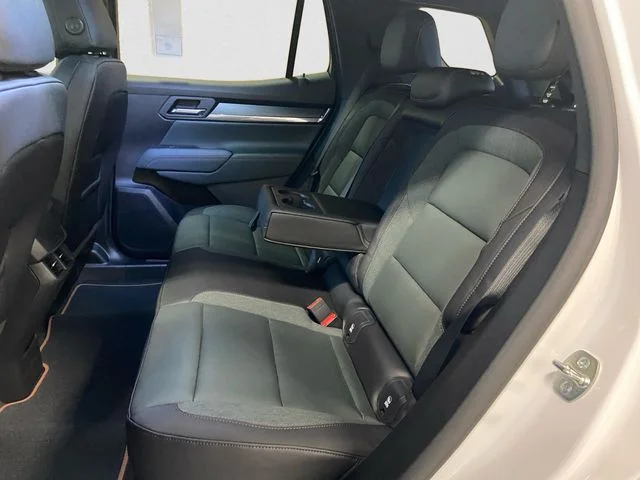 New 2026 White GMC AT4 image 14