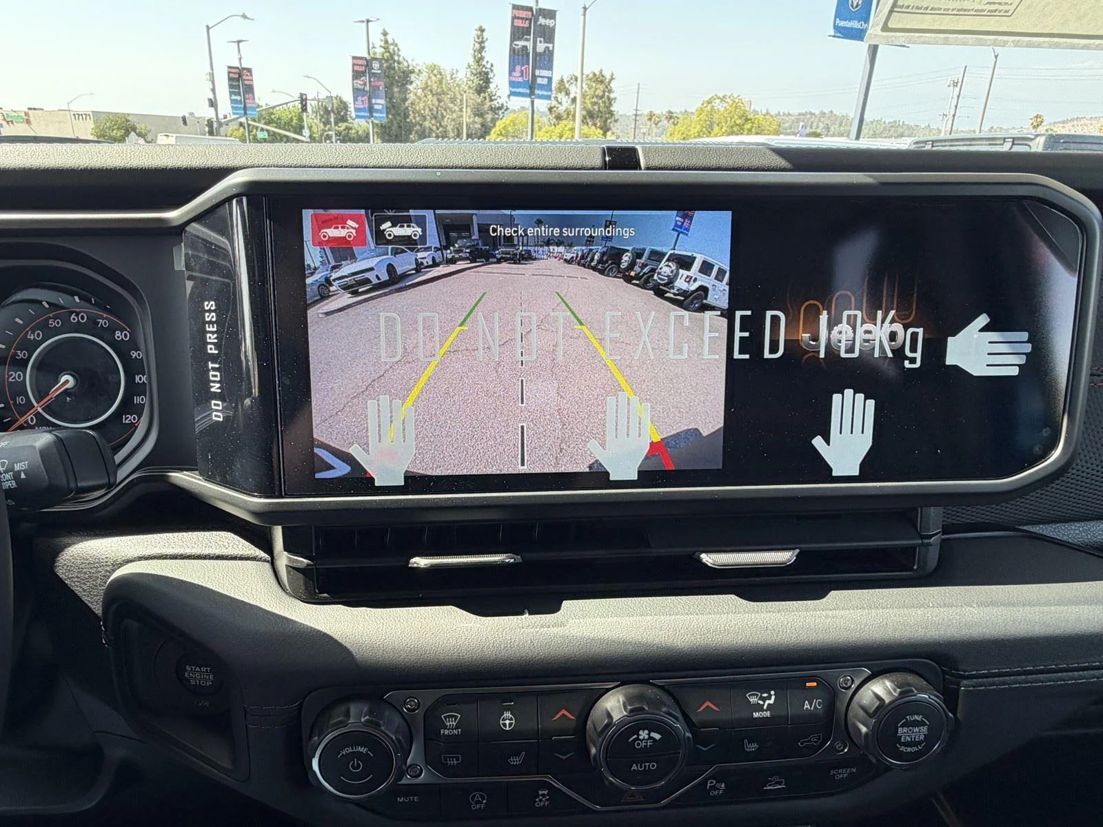 New 2026 Black Clear-Coat Exterior Paint Jeep Mojave image 23