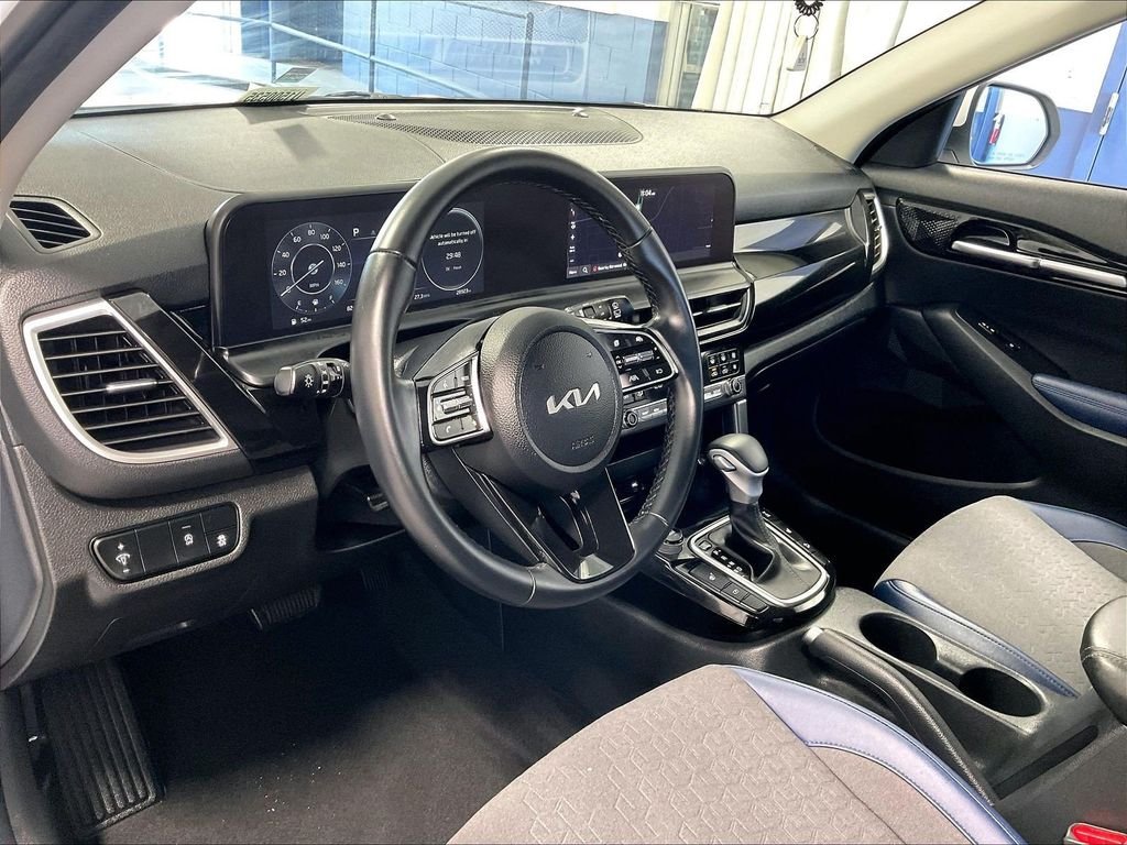 Used 2024 White Kia S image 8