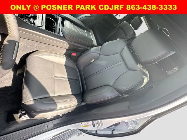 New 2026 Bright White Clear-Coat Exterior Paint Jeep Grand Wagoneer image 20