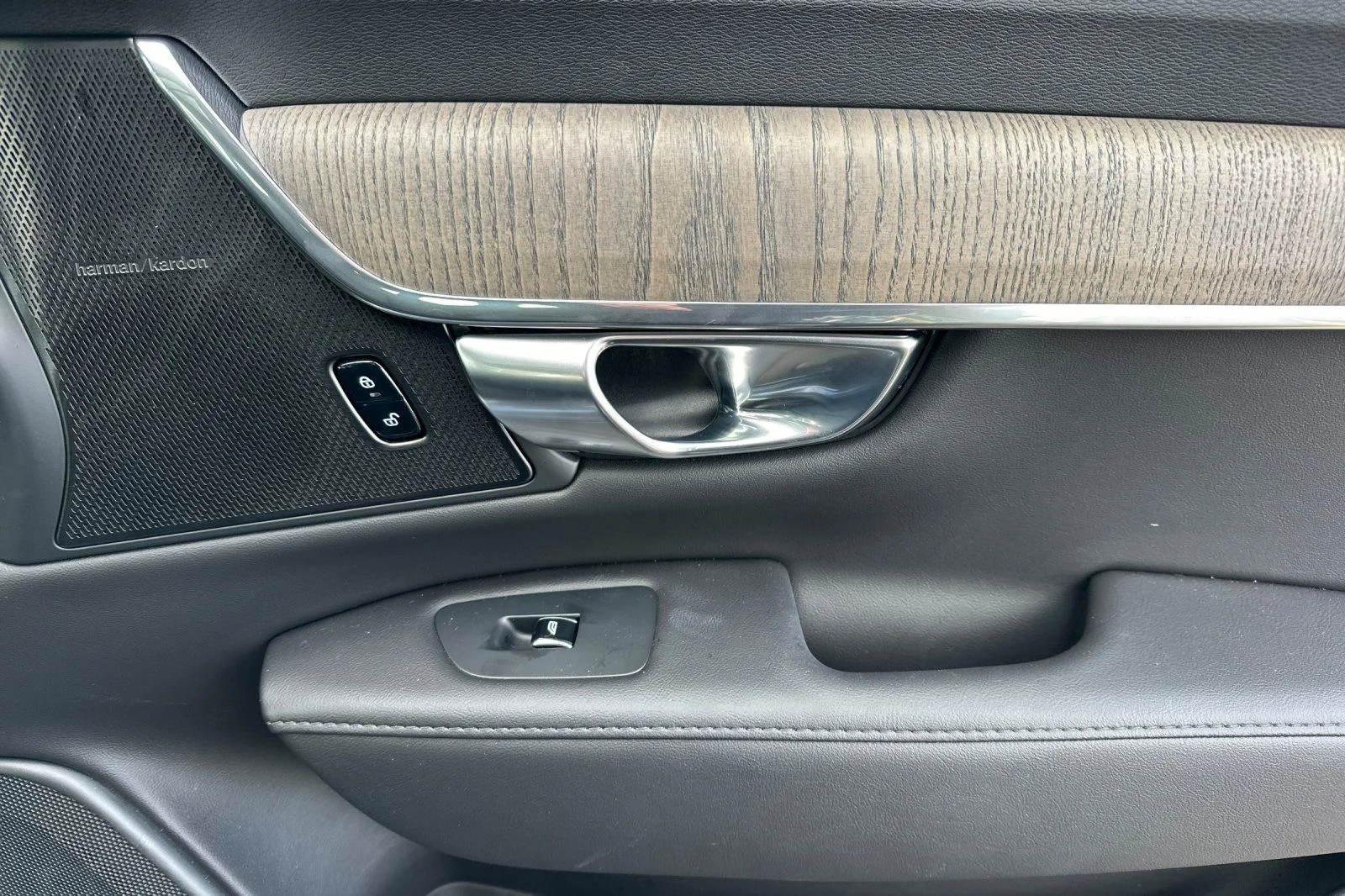 2025 Volvo S90 Plus - Photo 18