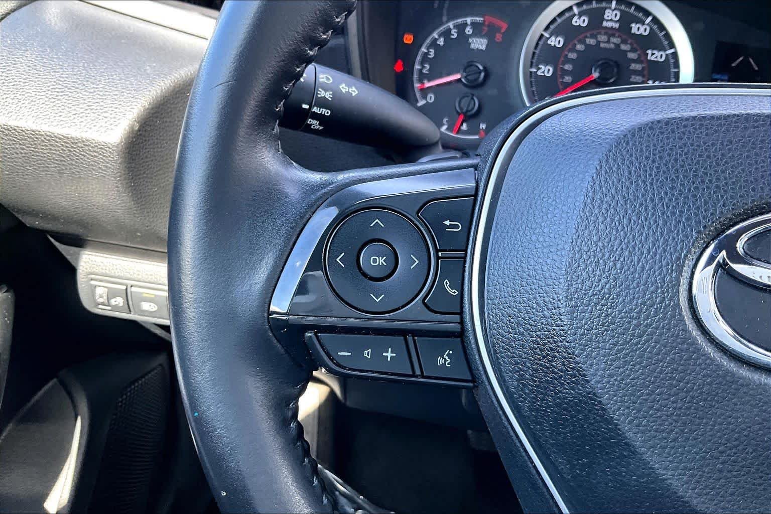 Used 2022 White Toyota SE Nightshade image 23