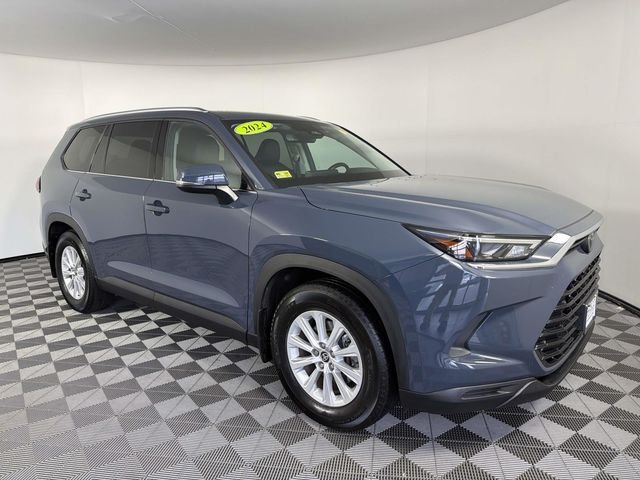 Used 2024 White Toyota XLE image 1