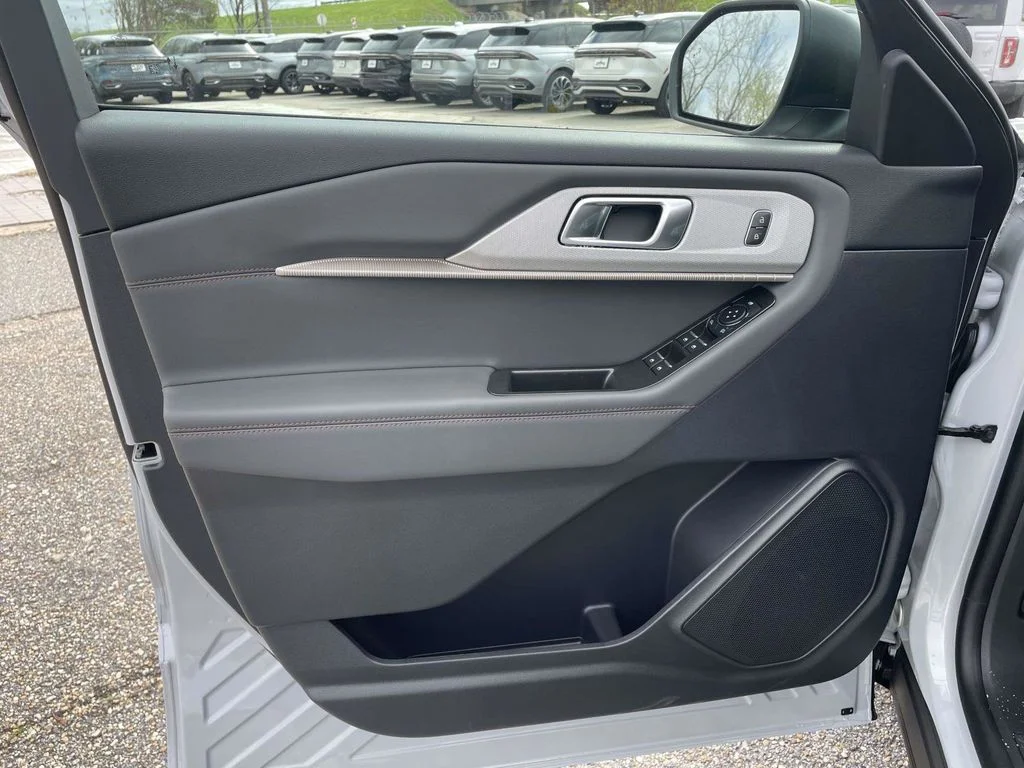 New 2026 Space White Metallic Ford Active 100A image 15
