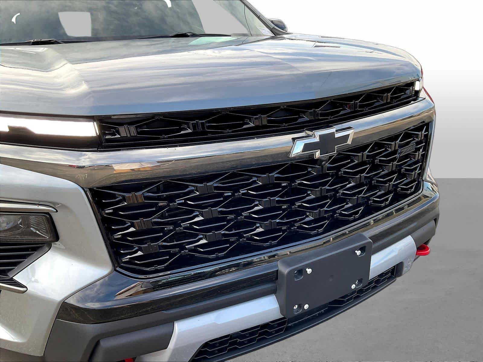 Certified Used 2026 Sterling Gray Metallic Chevrolet Z71 image 35