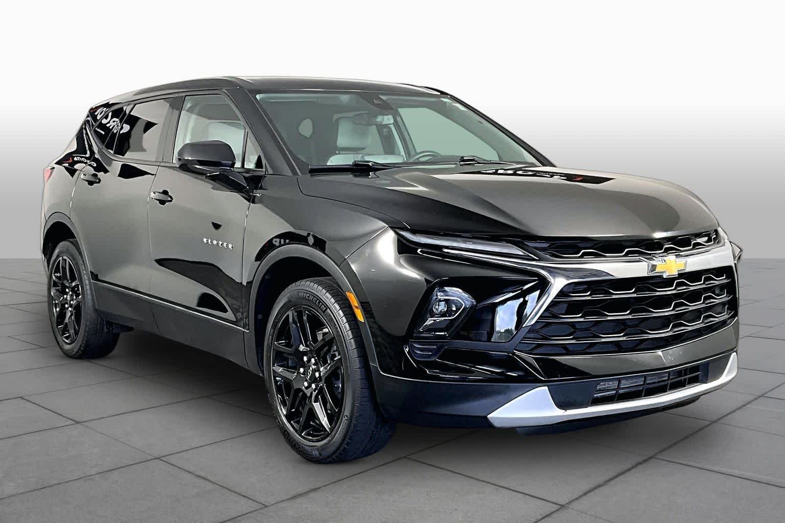 Used 2023 Black Chevrolet LT image 3