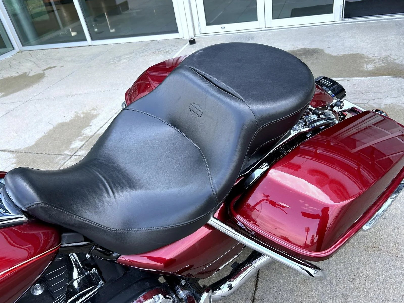 Used 2015 Red Harley-Davidson Road King image 16