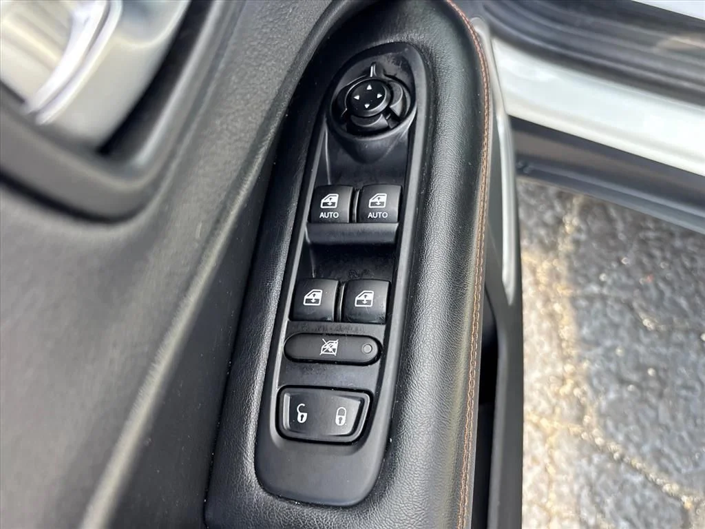 Used 2018 White Clearcoat Jeep Limited image 25