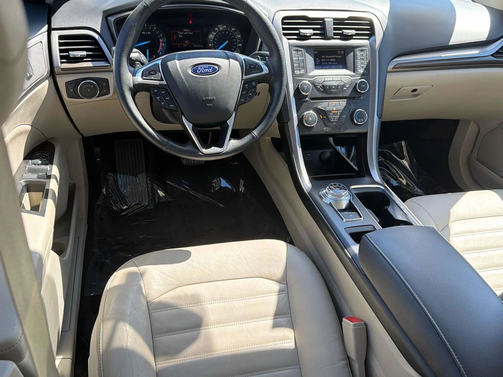 Used 2017 Shadow Black Ford SE image 11