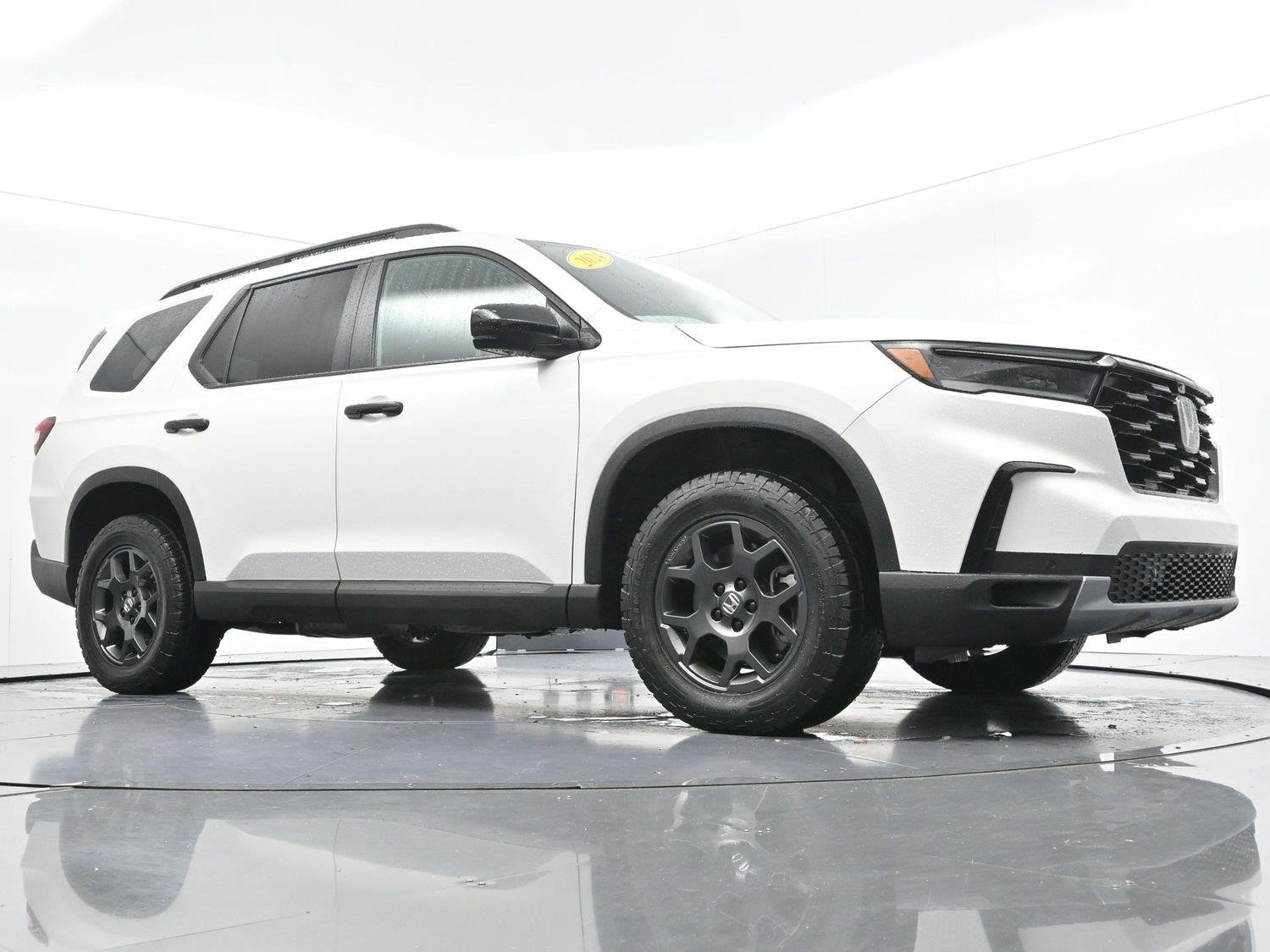 Used 2024 Platinum White Pearl Honda TrailSport image 54