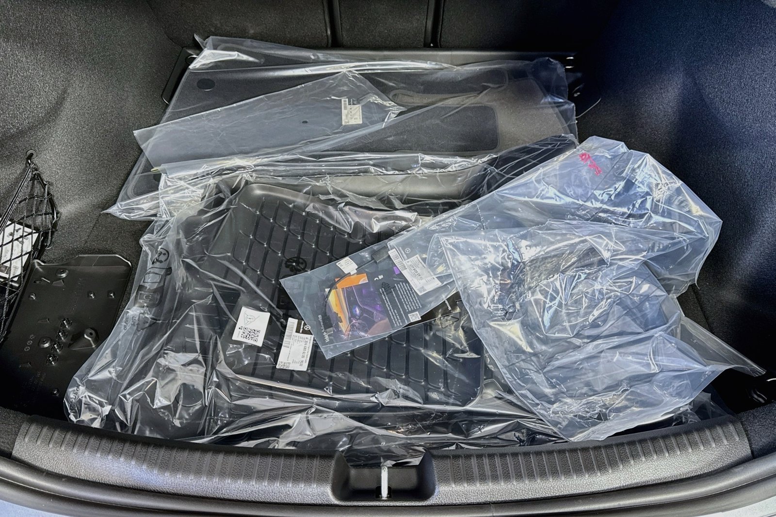 New 2026 Selenite Grey Metallic Mercedes-Benz C 300 image 24