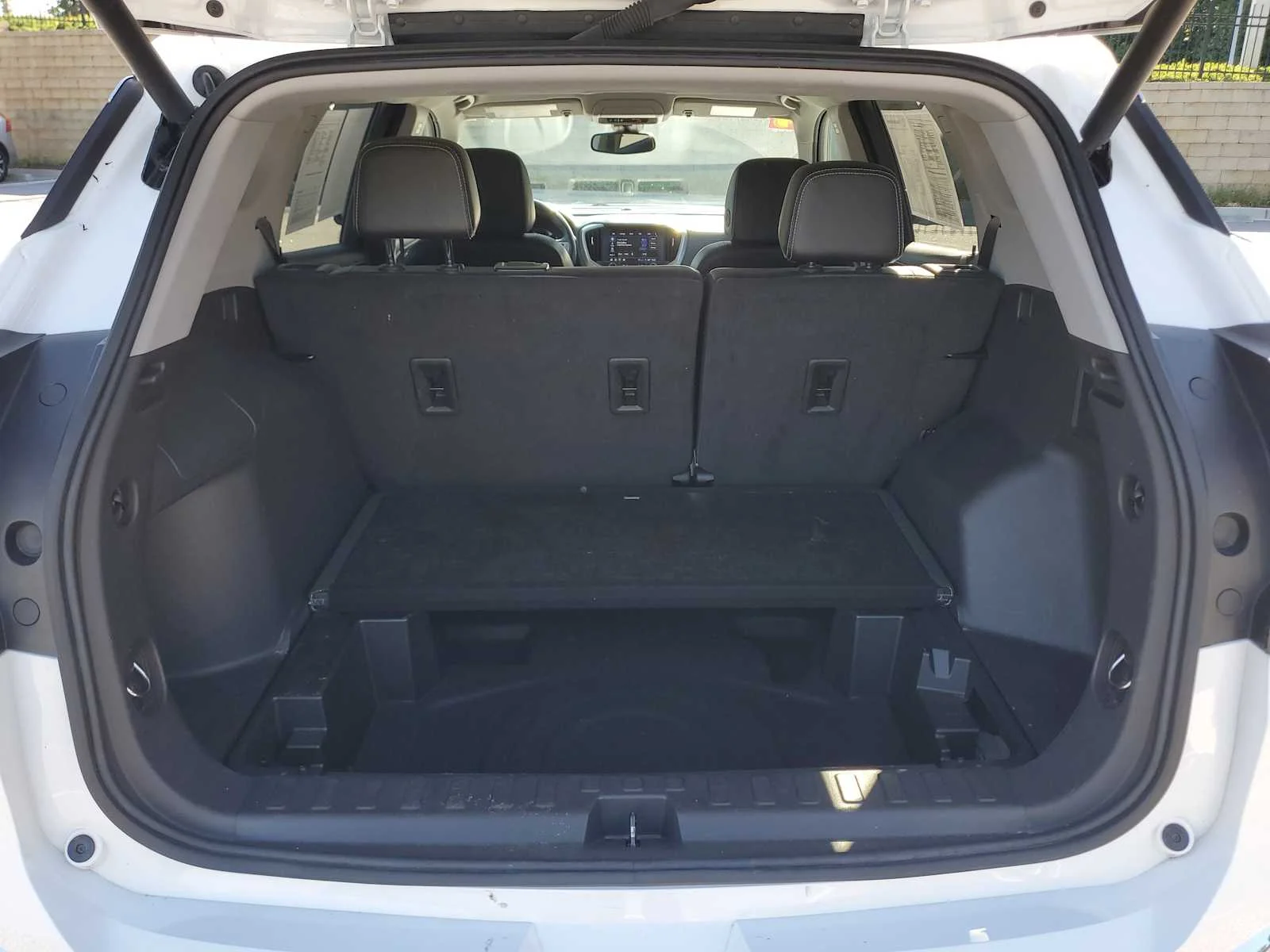 Used 2024 Summit White GMC SLT image 11