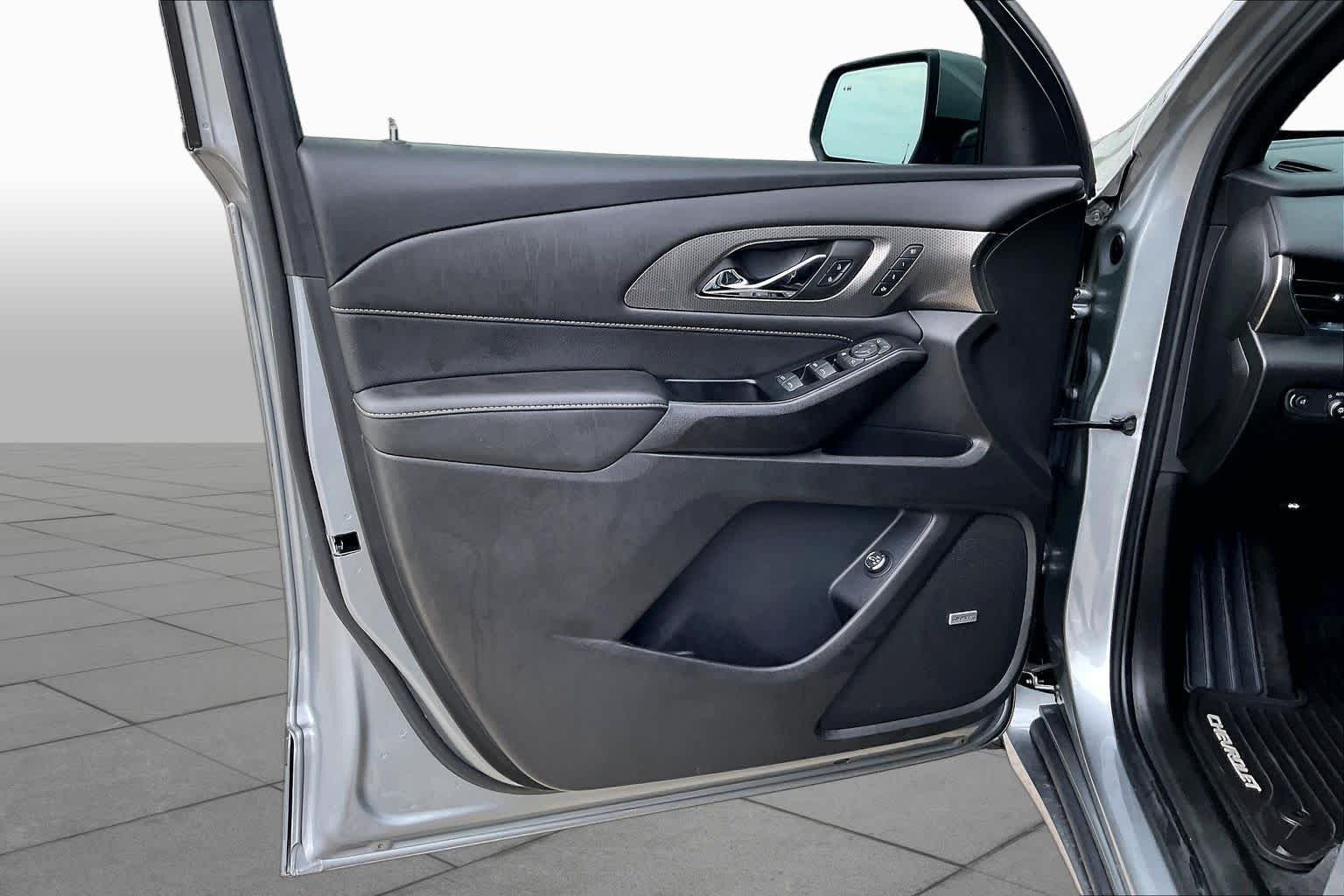 Used 2023 Sterling Gray Metallic Chevrolet Premier image 22