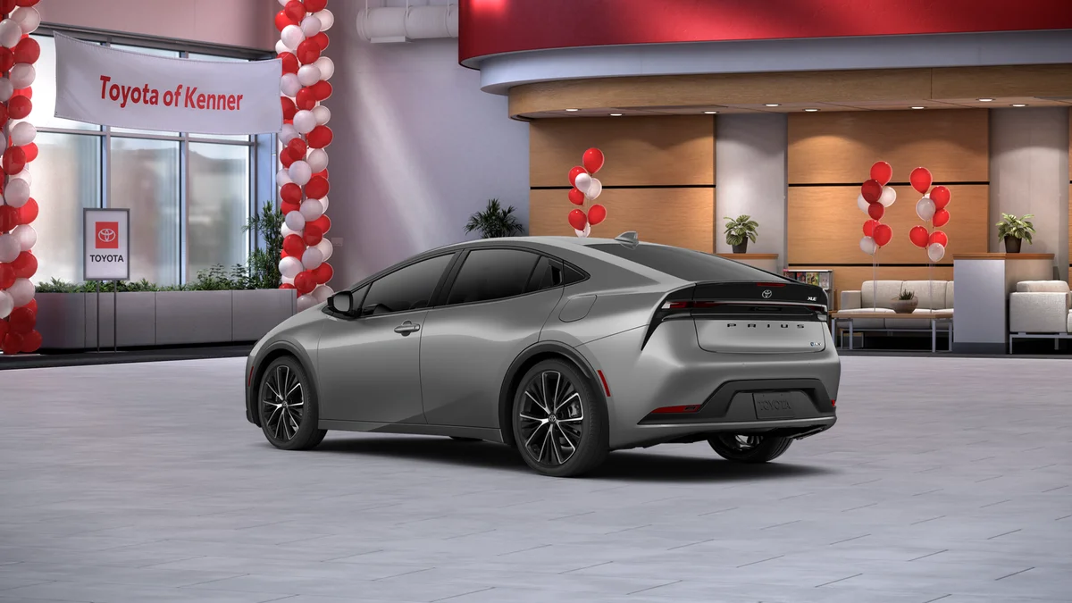 New 2027 Guardian Gray Toyota XLE image 6