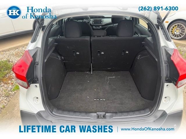Used 2020 Aspen White Nissan SV image 11