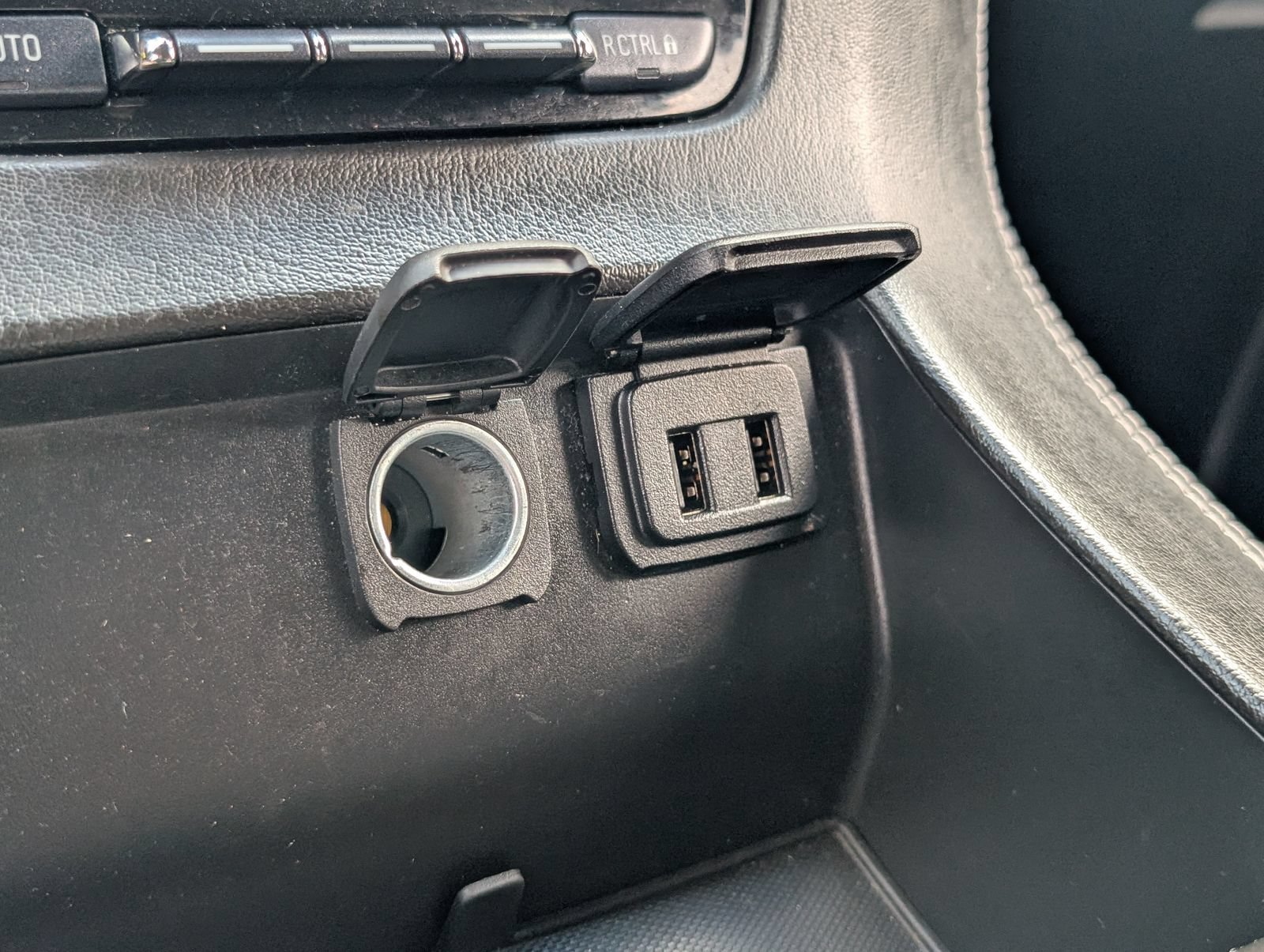 Used 2020 SHADOW GRAY METALLIC Chevrolet LS image 23