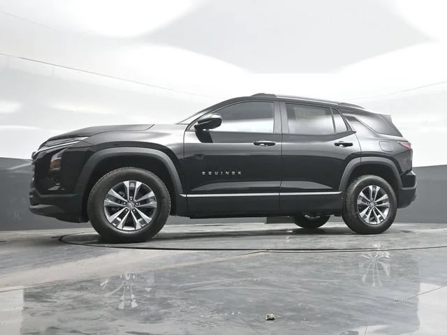 2027 Chevrolet Equinox LT - Photo 21
