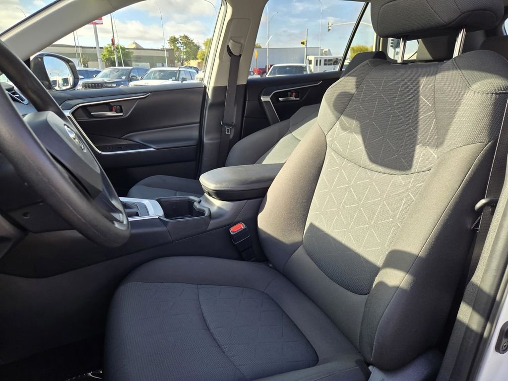 Used 2025 Ice Cap Toyota XLE image 20