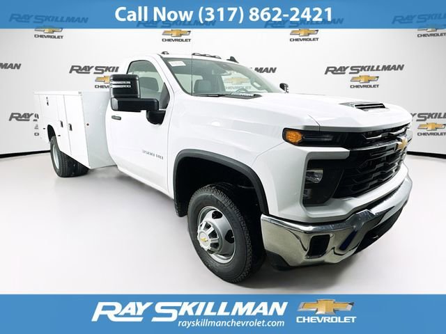 Summit White 2026 Chevrolet Silverado 3500HD Chassis Work Truck Regular Cab 4WD Pickup Truck Four-Wheel Drive