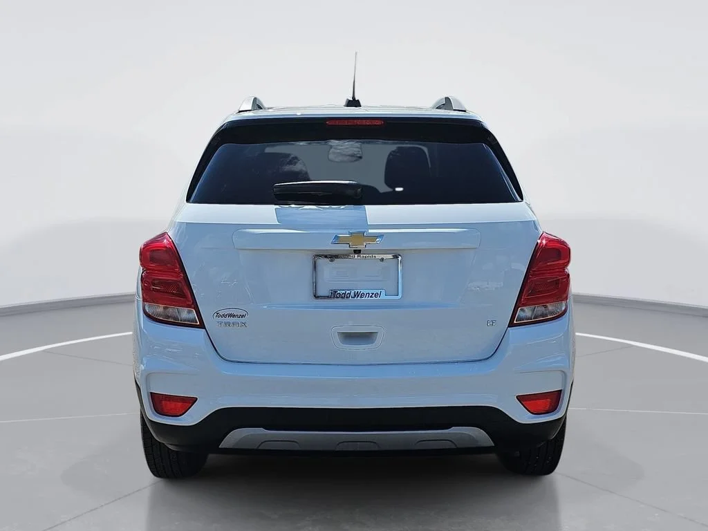 Certified Used 2019 SUMMIT WHITE Chevrolet LT image 5