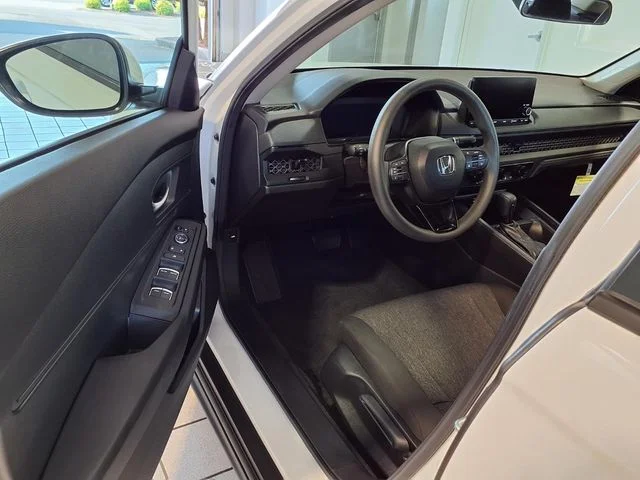 2025 Honda Accord LX - Photo 6