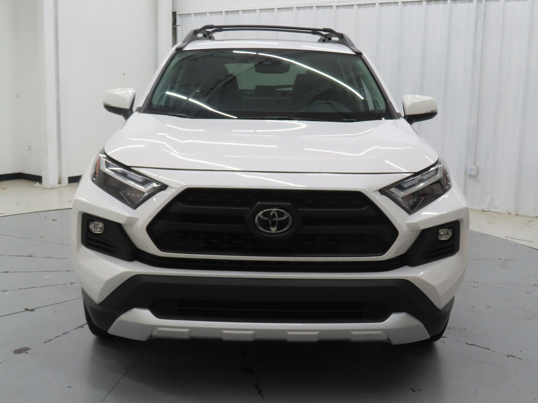 Used 2024 White Toyota Adventure image 9