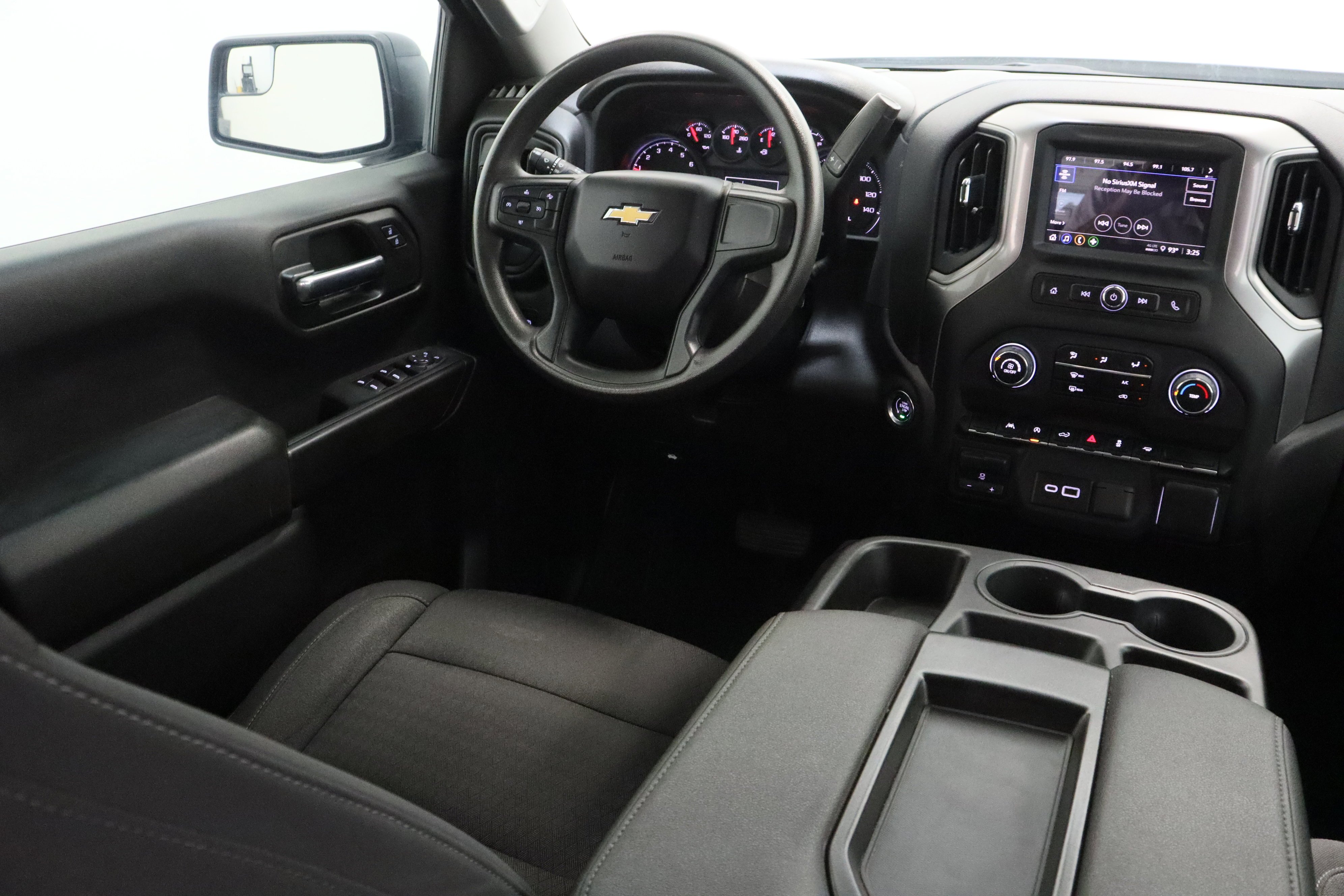 Used 2024 Slate Gray Metallic Chevrolet Custom 2.7T image 30
