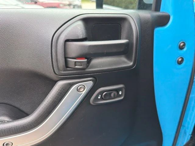 Used 2017 Blue Jeep Unlimited Sahara image 18