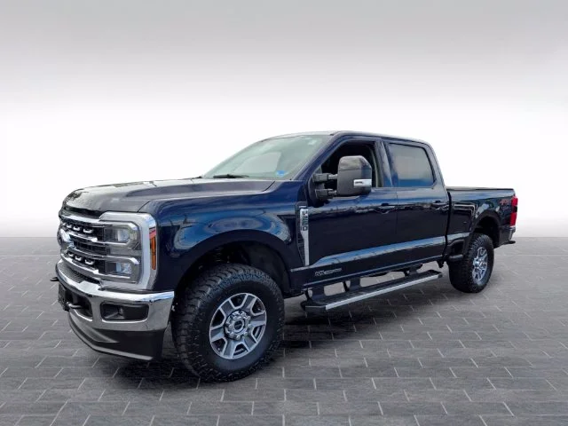 Used 2025 Blue Ford Lariat image 3
