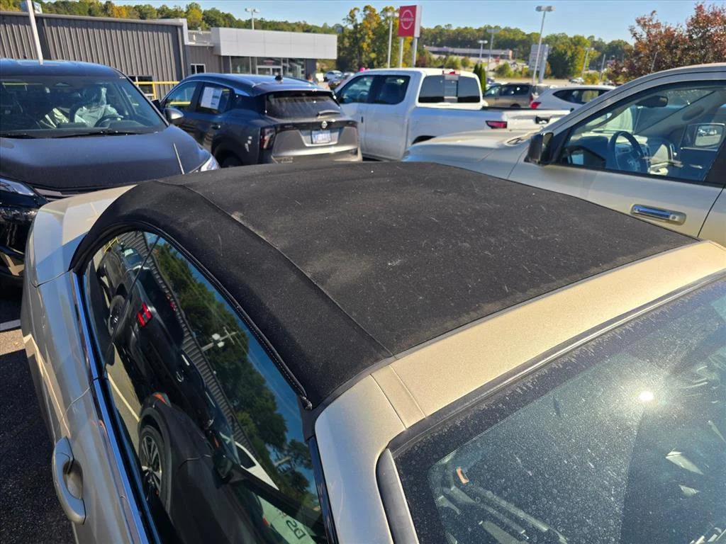 Used 2010 Gold Chrysler Touring image 16