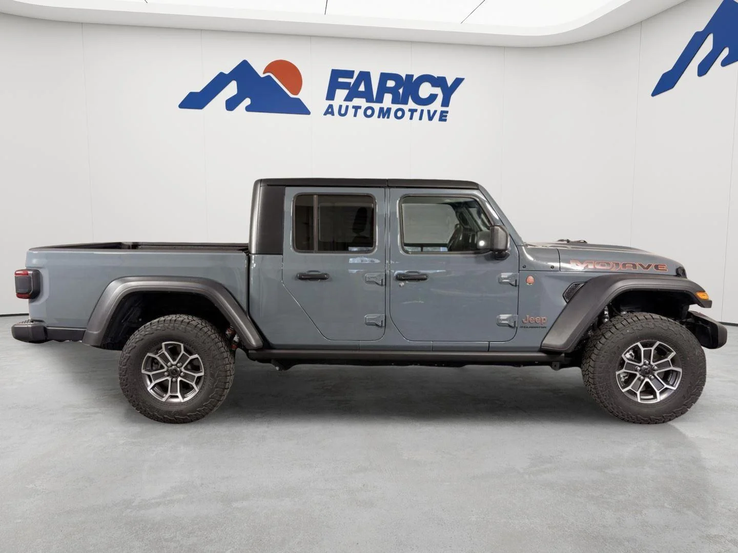 Used 2024 Anvil Clear Coat Jeep Mojave image 9