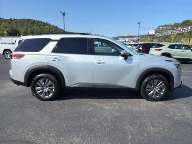 Used 2025 Silver Nissan SV image 9