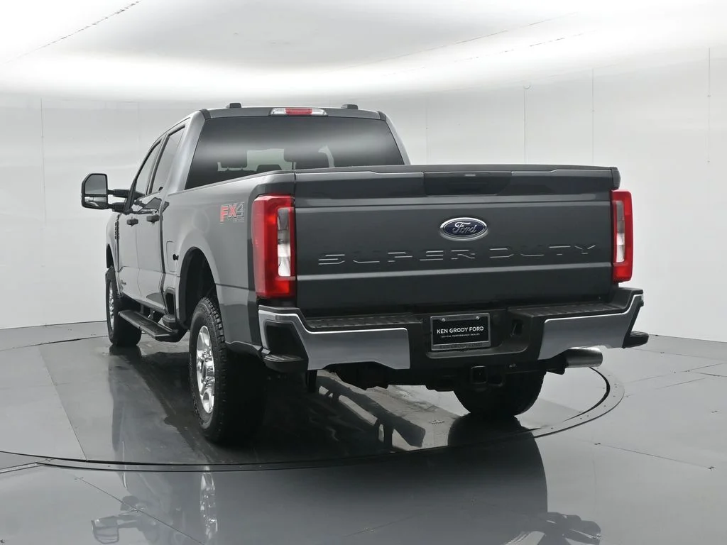 New 2026 Carbonized Gray Metallic Ford XLT image 28