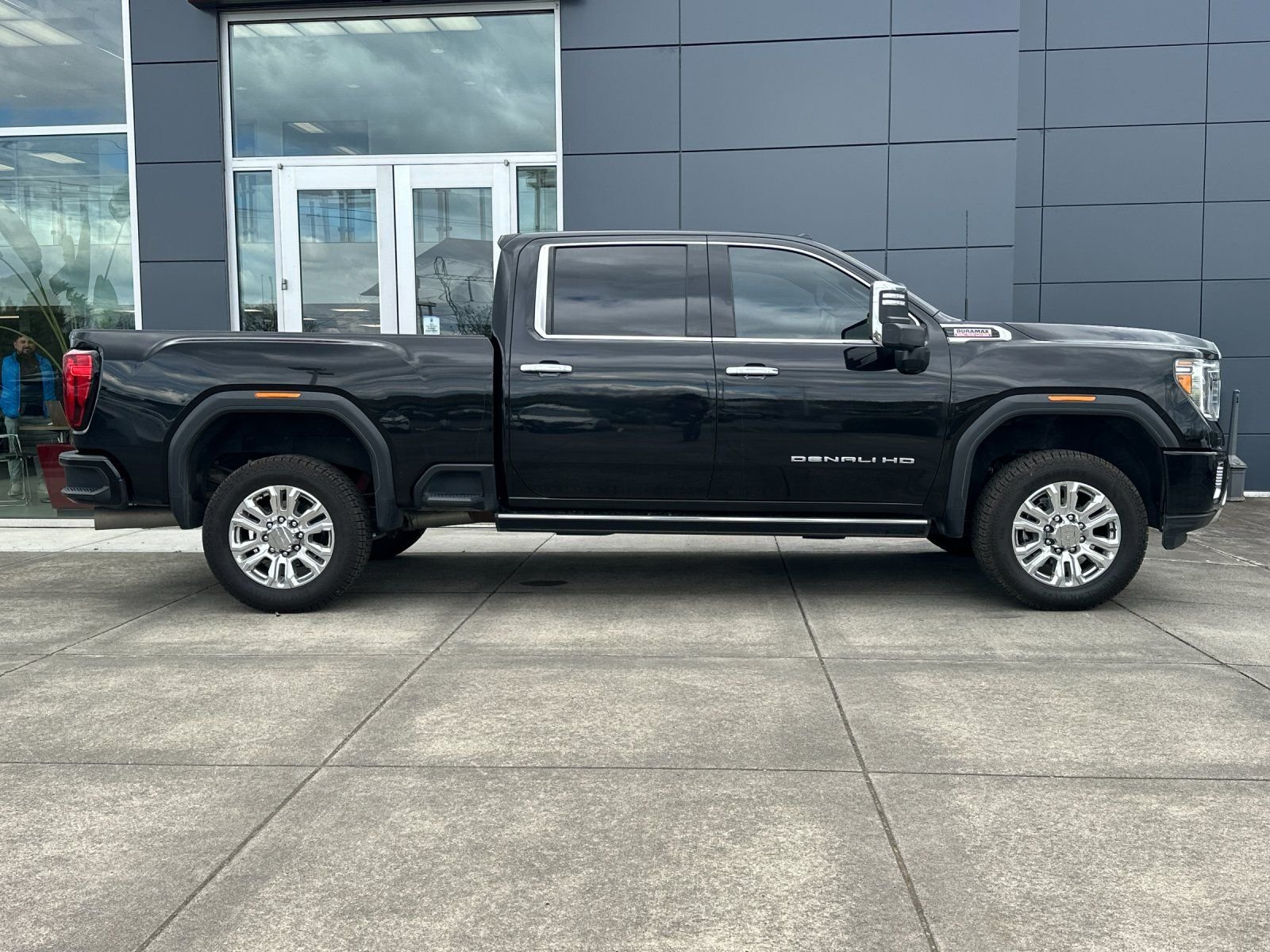 Used 2022 Ebony Twilight Metallic GMC Denali image 1
