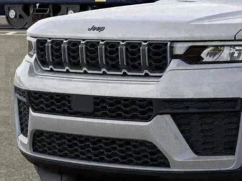 New 2026 Silver Zynith Exterior Paint Jeep Altitude image 50