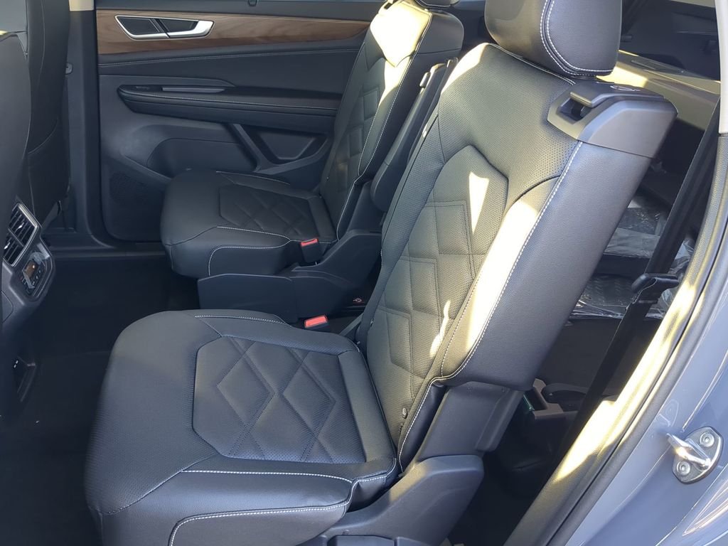 New 2026 Gray Volkswagen 2.0T SE w/Technology image 17