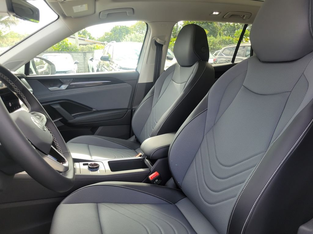 New 2026 White/off-white Volkswagen 2.0T SE image 10